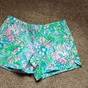 Lilly Pulitzer Size L Pull on Shorts